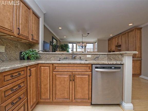 5th image of 4150 17th St APT 13