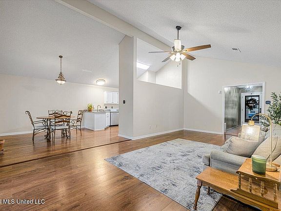 4th image of 7194 Atterbury Cir E