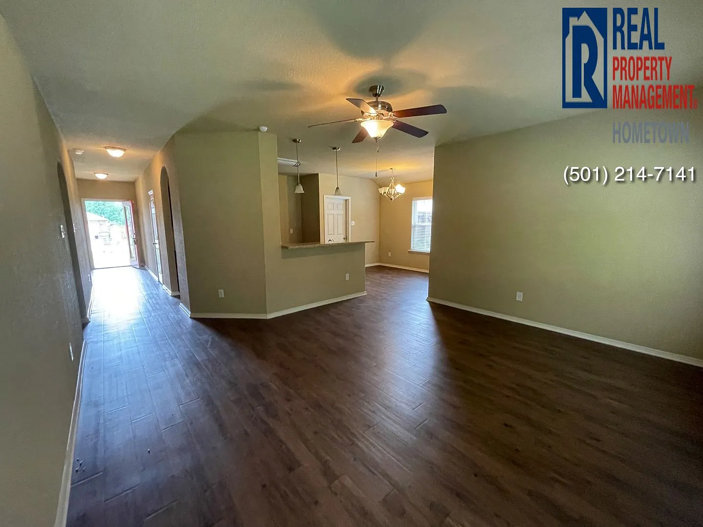 Lovely 3-Bed 2-Bath in Alexander! — Photo 4