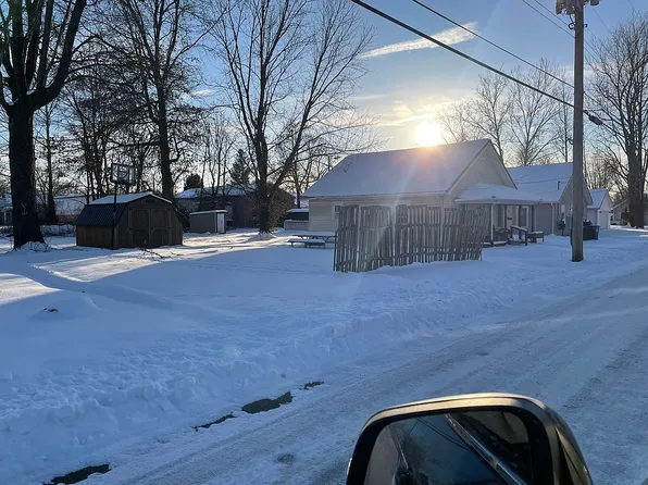 305 English Ave, Austin, IN 47102