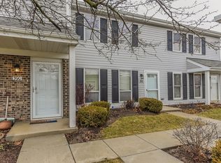 386 Rodenburg Rd, Roselle, IL 60172