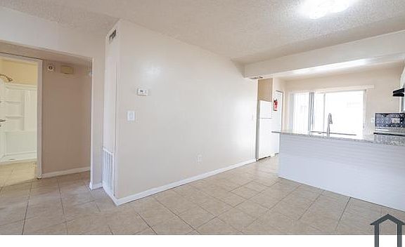 5th image of 2221 Leo Dr APT C