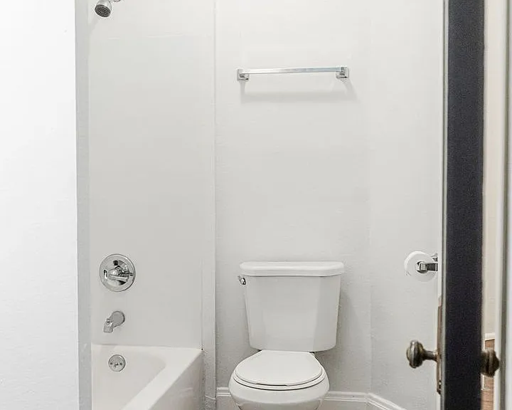 Lexington apartments — Photo 11