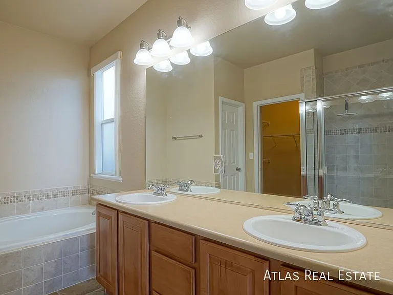 5828 Cumbre Vista Way — Photo 15