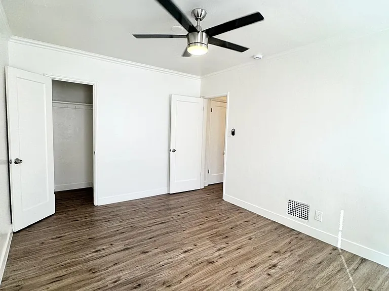 1043 1/2 S Norton Ave #1043-1/2 — Photo 16