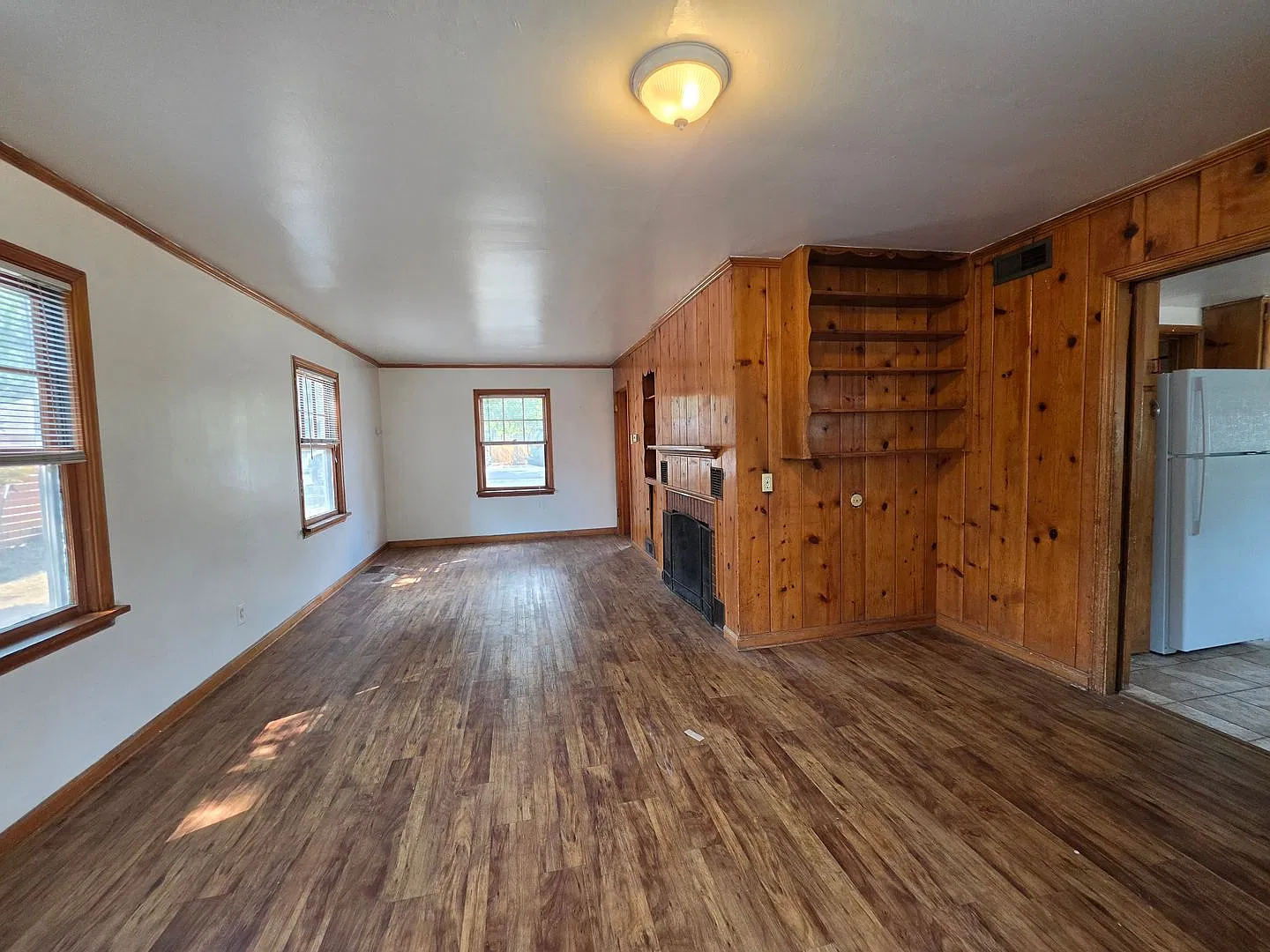 3 bed, 2 bath Two Story House in Goss/Grove. Close to campus. — Photo 4