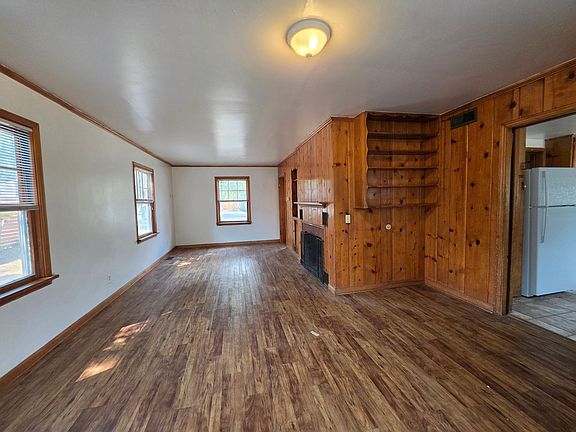 4th image of 2138 Grove St