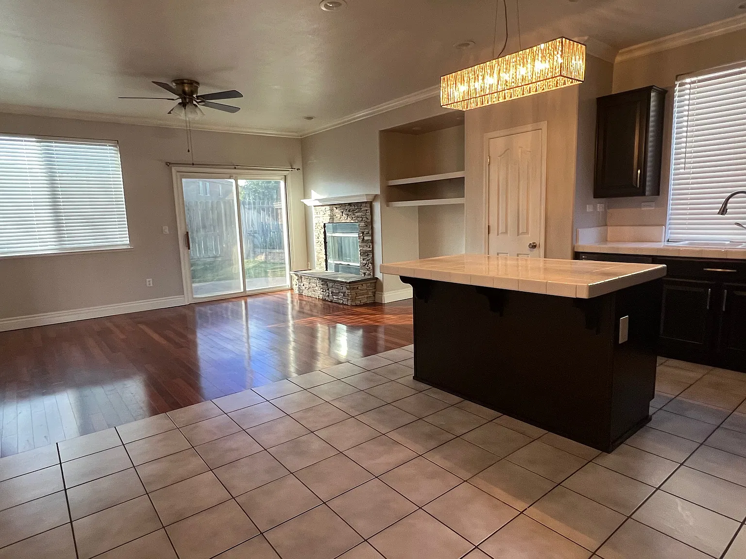 4 bed, 1859 sqft, $2,500 — Photo 4