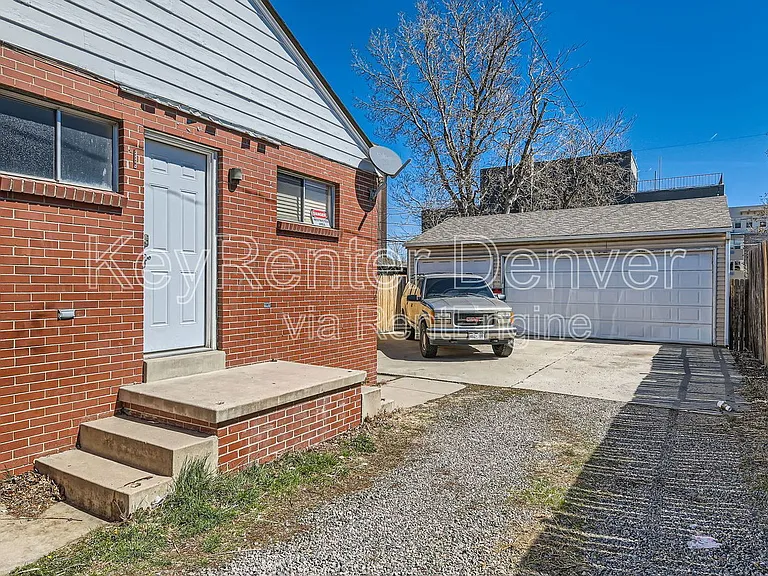 1540 N Zenobia St — Photo 16