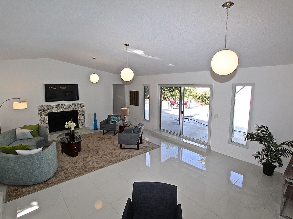 1st image of 2000 E Desert Park Ave