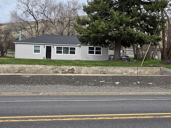 3rd image of 1269 Main St