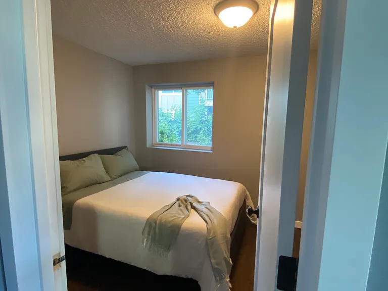 Secondary bedroom (blinds are now added to the window as well)