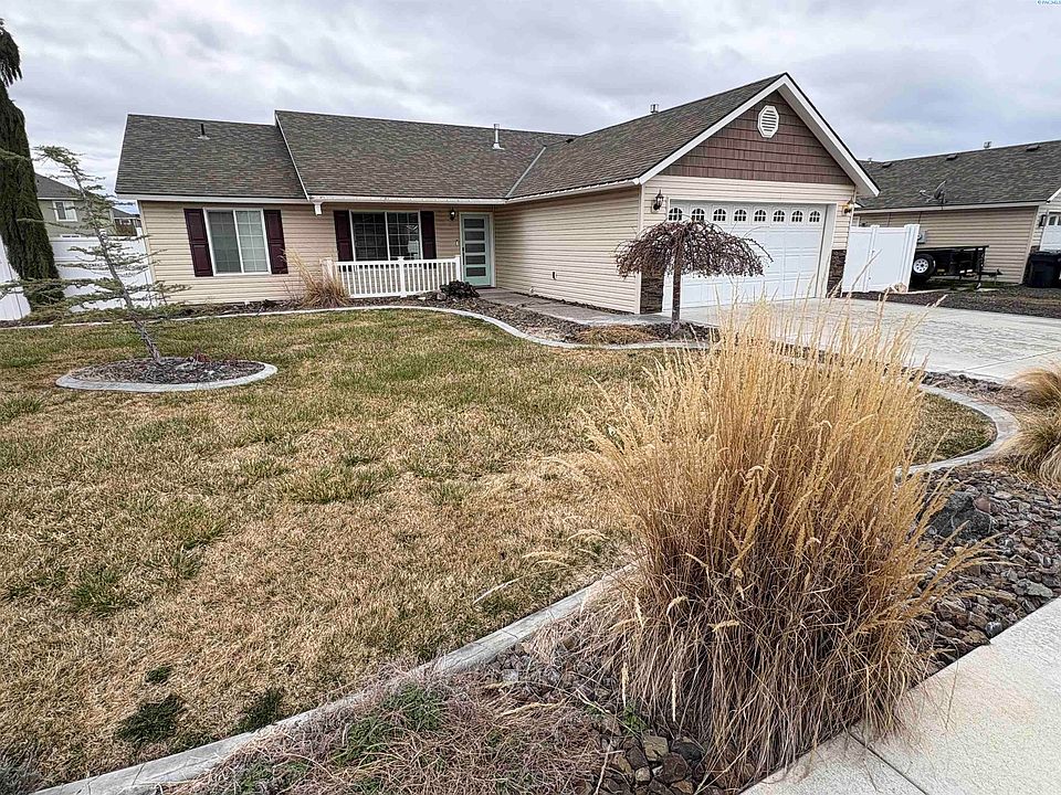 1st image of 4908 Catalonia Dr