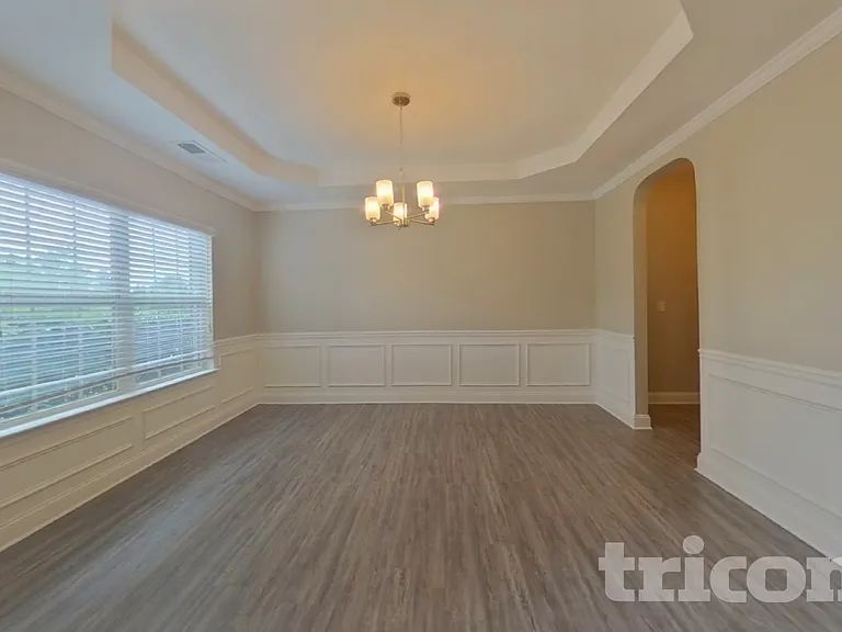 2102 Farmdale Ct — Photo 4
