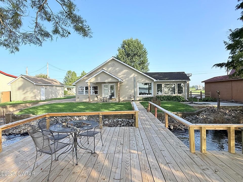 1st image of 859 Lake Dr