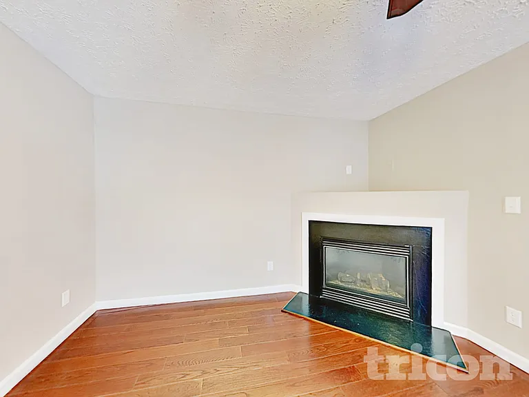 3328 Neptune Dr — Photo 5