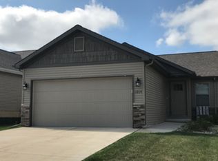 1014 Wartburg Dr, Bloomington, IL 61704