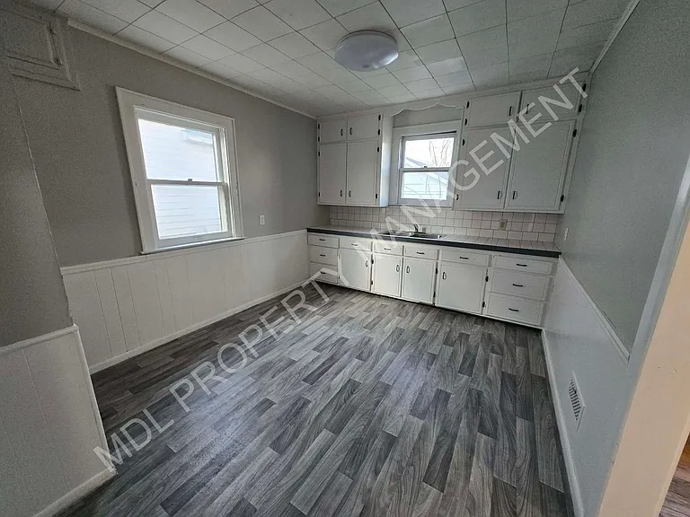 521 Meade St — Photo 3