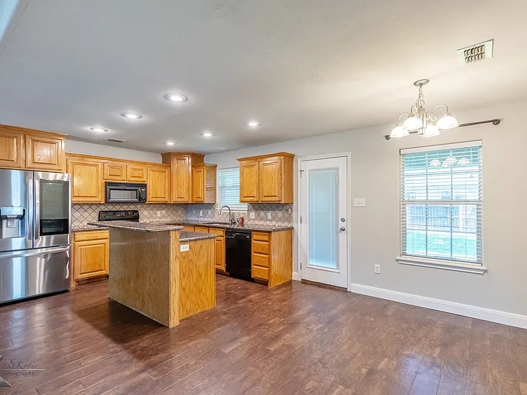 2109 Old Ironsides Rd — Photo 6