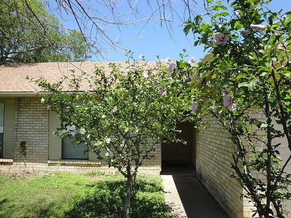 2nd image of 1911 Greyson Dr