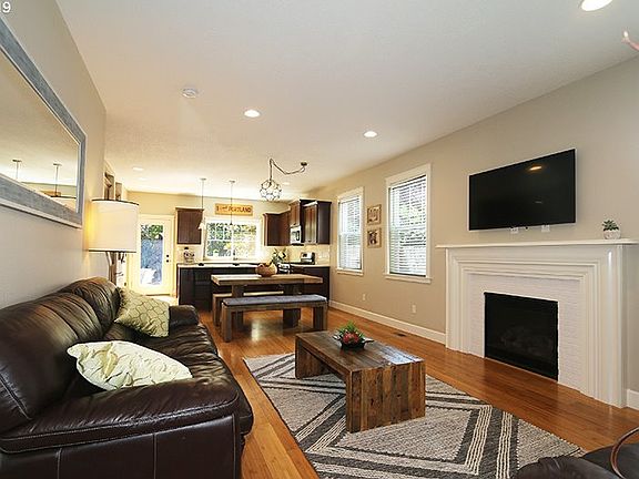 5th image of 6500 SE Alder Pl