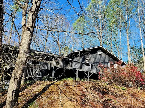 400 Indian Trl, Franklin, NC 28734
