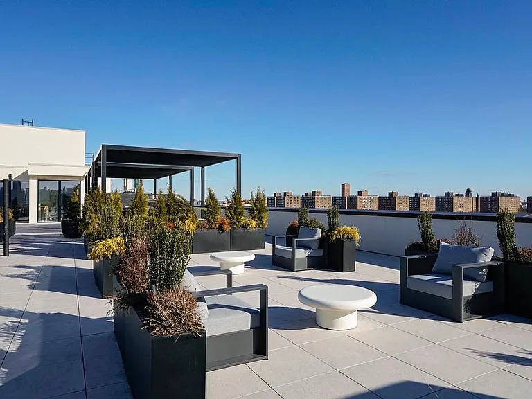 11-14 35th Ave #812 — Photo 9