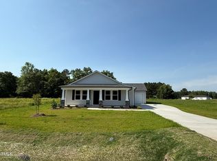 206 Coharie Dr, Lillington, NC 27546