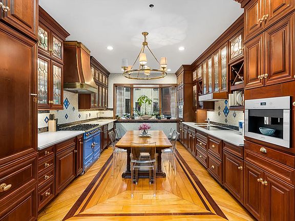 5th image of 210 W 122nd St #1