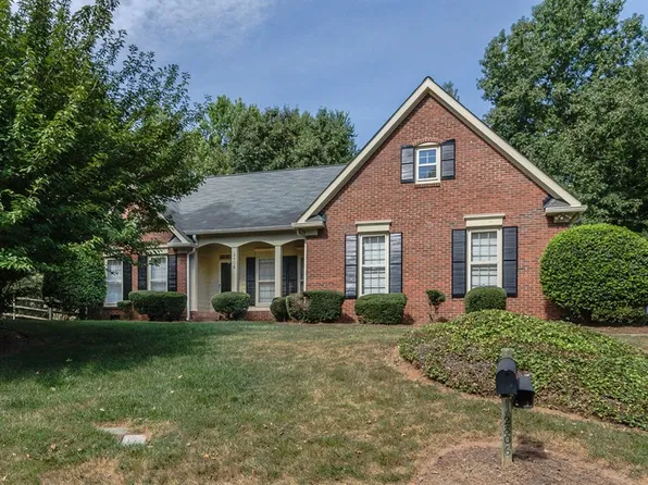 2806 Newport Ln, Matthews, NC 28105
