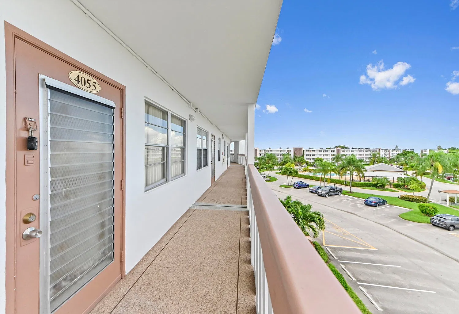 2 bed, 896 sqft, $2,300 — Photo 4