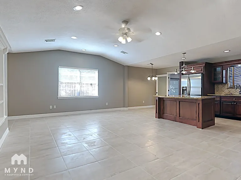 3219 Glen Spring Dr — Photo 3