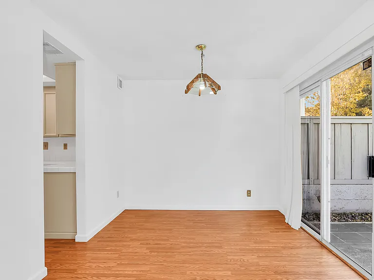 291 S Wildwood — Photo 9