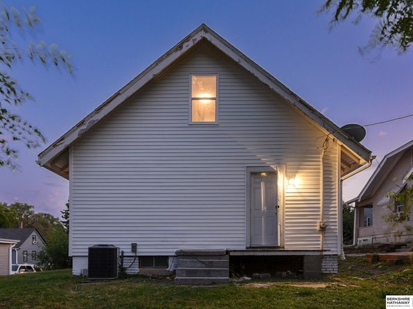 4276 Binney St, Omaha, NE 68111