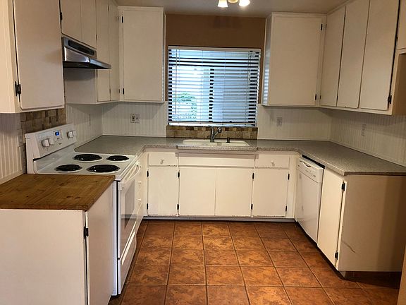 4th image of 1123 Cedar Creek Dr Unit 4