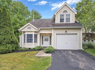 1 Chadwick Ct, Fishkill, NY 12524