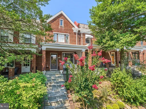 2106 Huidekoper Pl NW, Washington, DC 20007