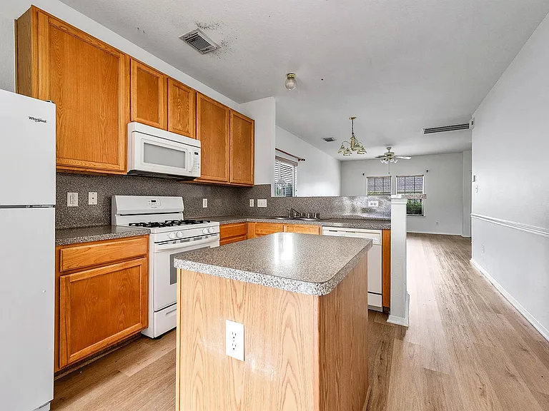 6162 Settlers Lake Cir E — Photo 9