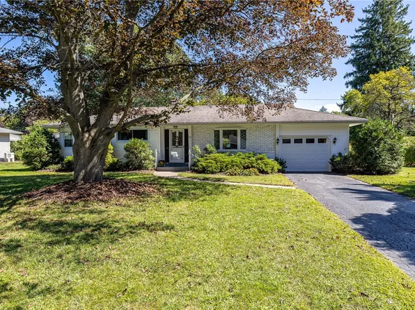 552 West Rd, Webster, NY 14580