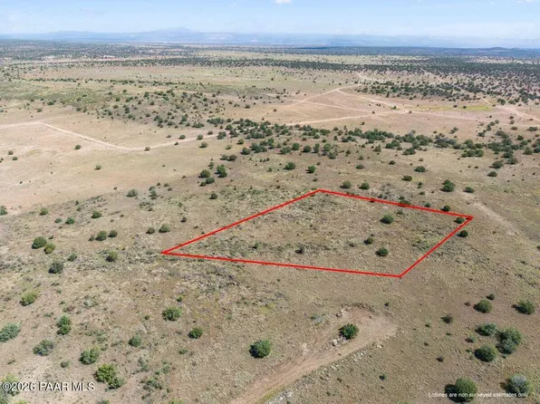 098R E Great Pl, Paulden, AZ 86334