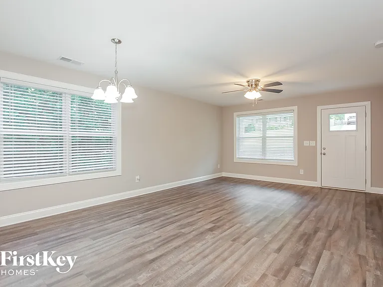 204 King David Ln — Photo 3