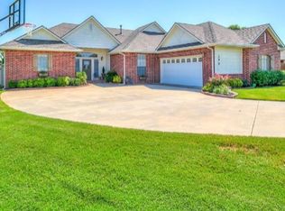 290 Kusek Cir, Harrah, OK 73045