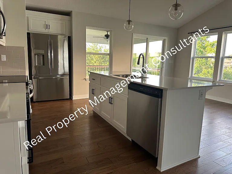 1628 SW Buckthorn St — Photo 9