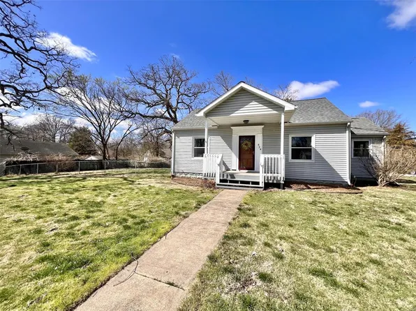 524 S Oak St, Hillsboro, IL 62049
