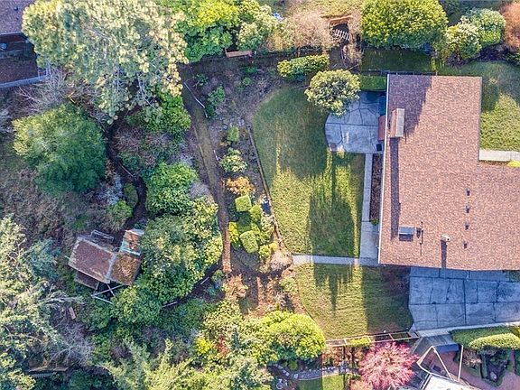 4th image of 309 Highland Dr