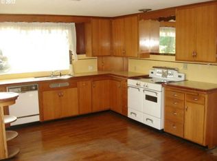 33144 Howe Ln, Creswell, OR 97426