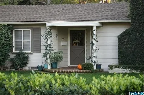 2011 W Green Acres Dr photo 1