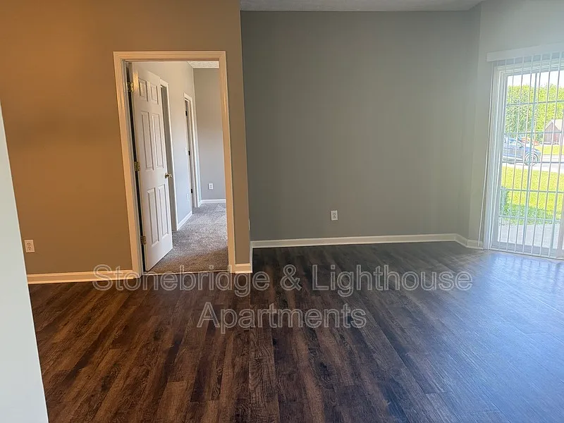 2 bed, 2.0 bath, 1120 sqft, $1,220 — Photo 2