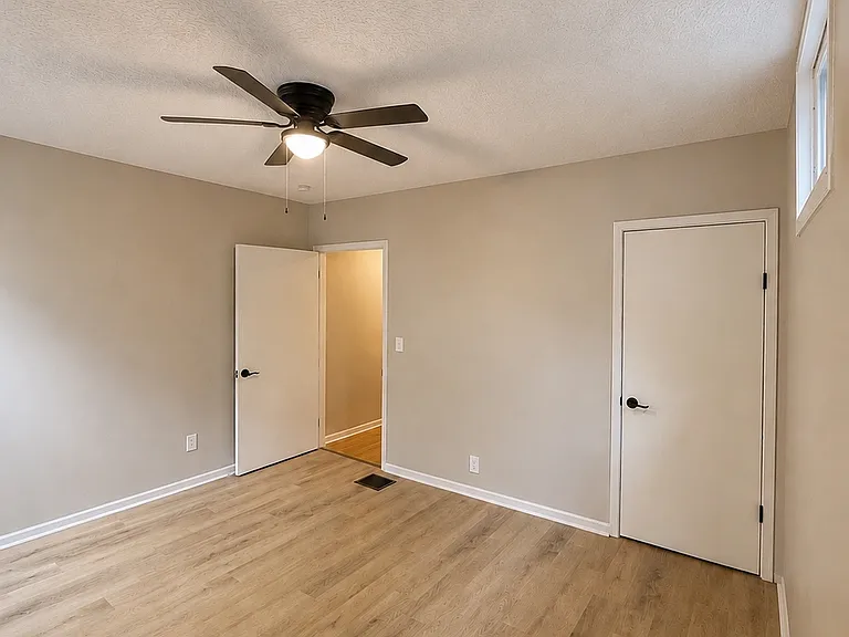 143 S Monroe Ave — Photo 19