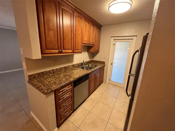 2020 NE 56th St APT 208, Fort Lauderdale, FL 33308